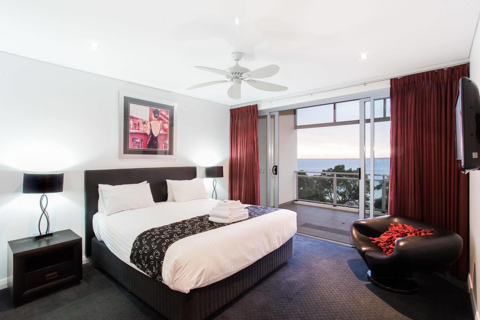 Spinnakers By Rockingham Apartments Exterior foto